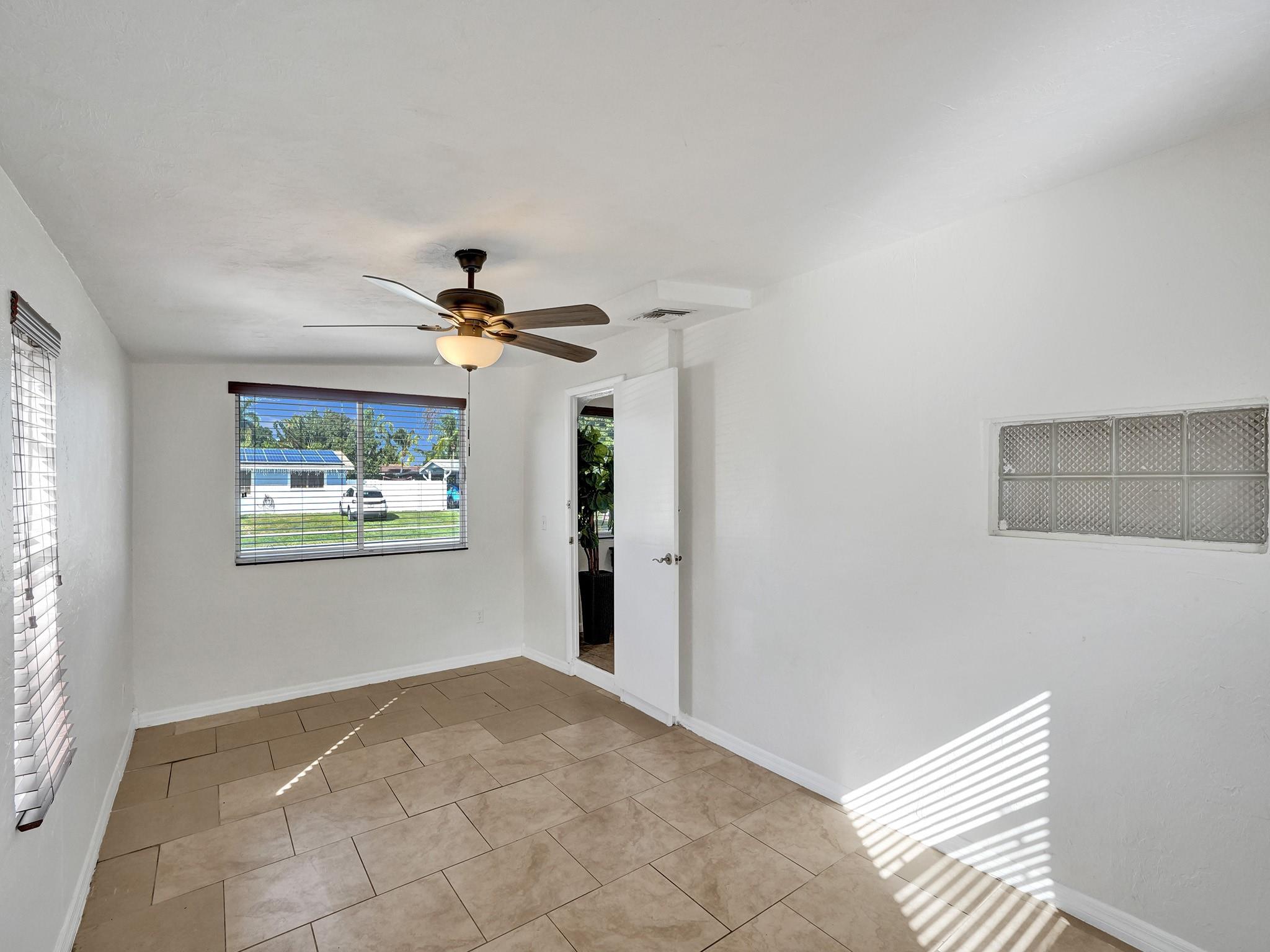 Bahama Heights 02 - Residential
