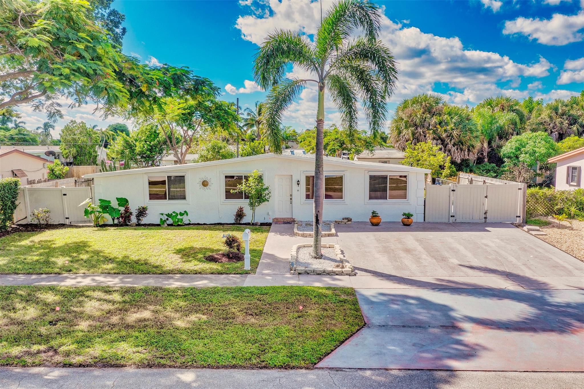 Bahama Heights 02 - Residential