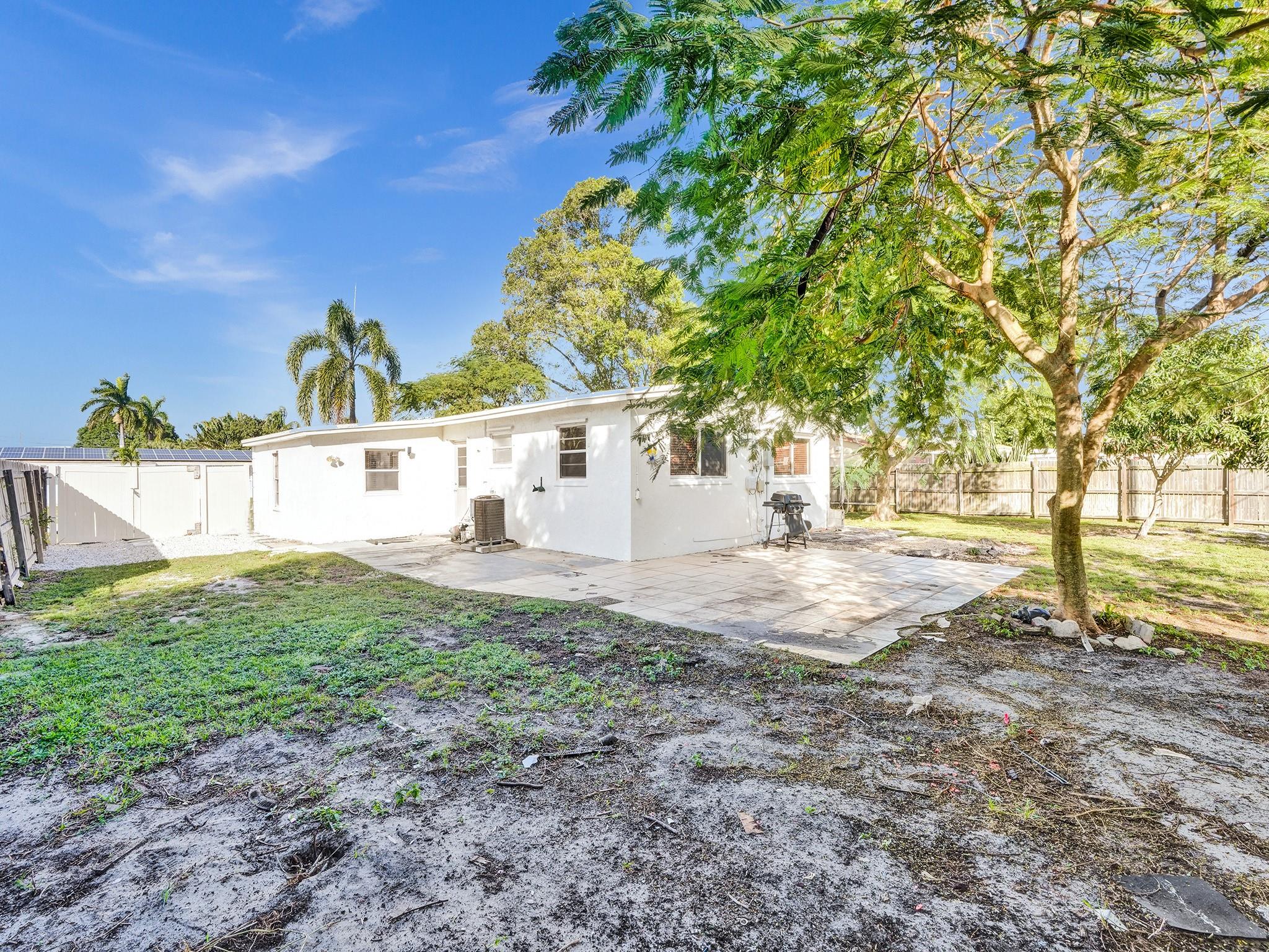 Bahama Heights 02 - Residential