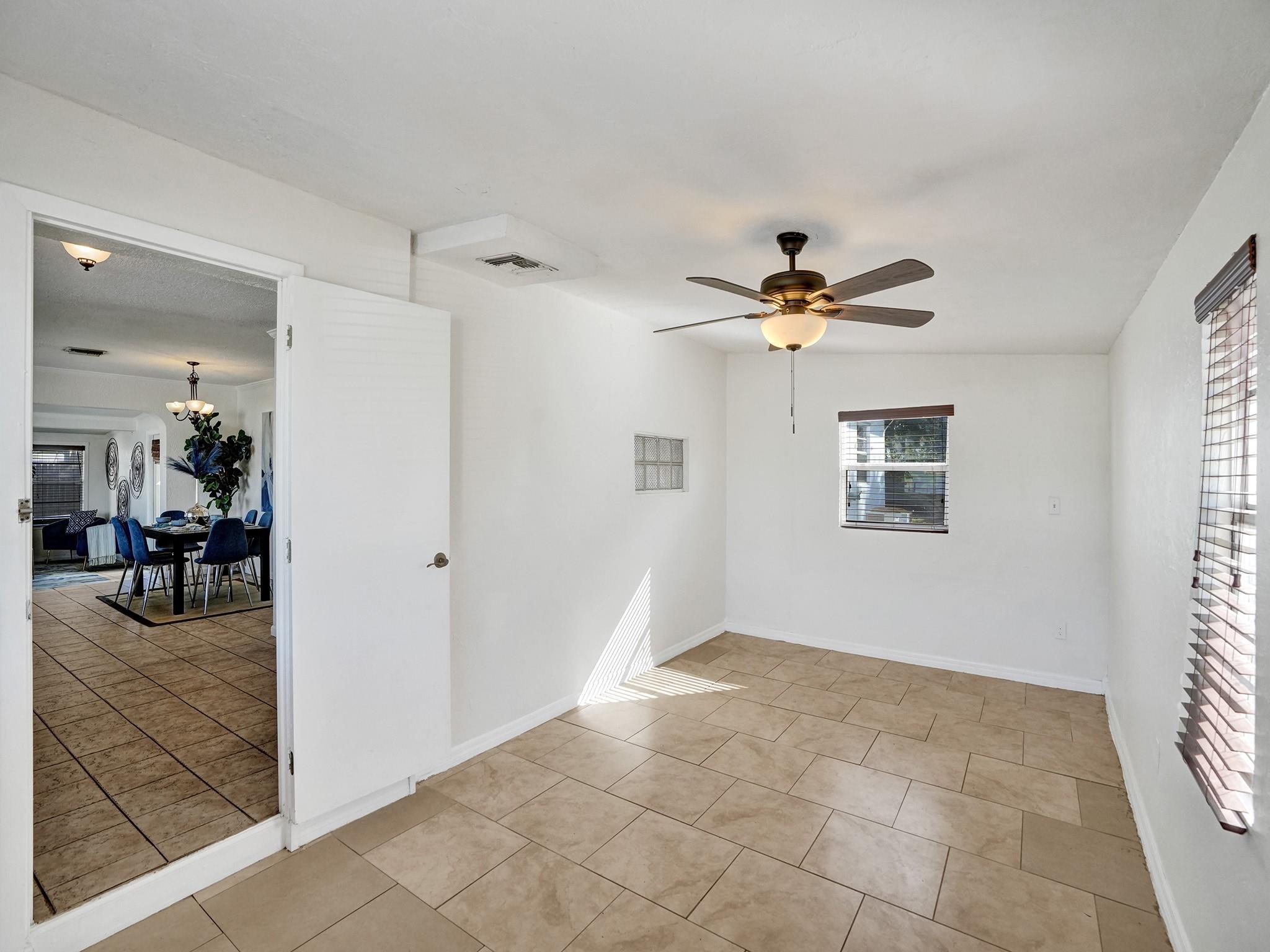 Bahama Heights 02 - Residential