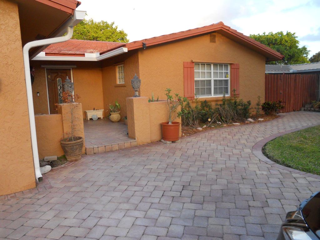 Photo of 2755 NW 84th Avenue, Coral Springs, FL 33065 (MLS # B26011079)