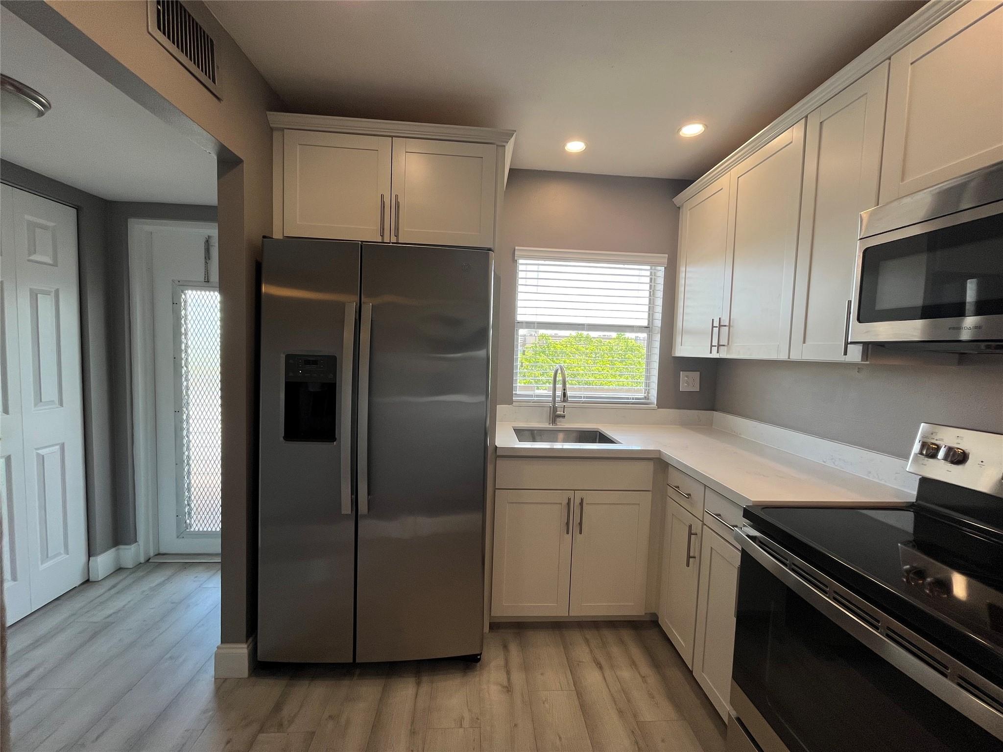 Sunrise Lakes 114-Condo - Residential