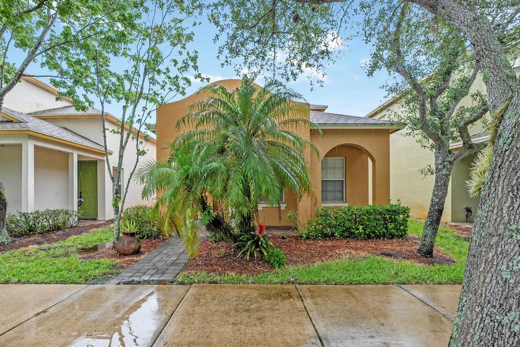 Photo of 2567 SE Ruskin Drive, Port Saint Lucie, FL 34952 (MLS # R11104667)