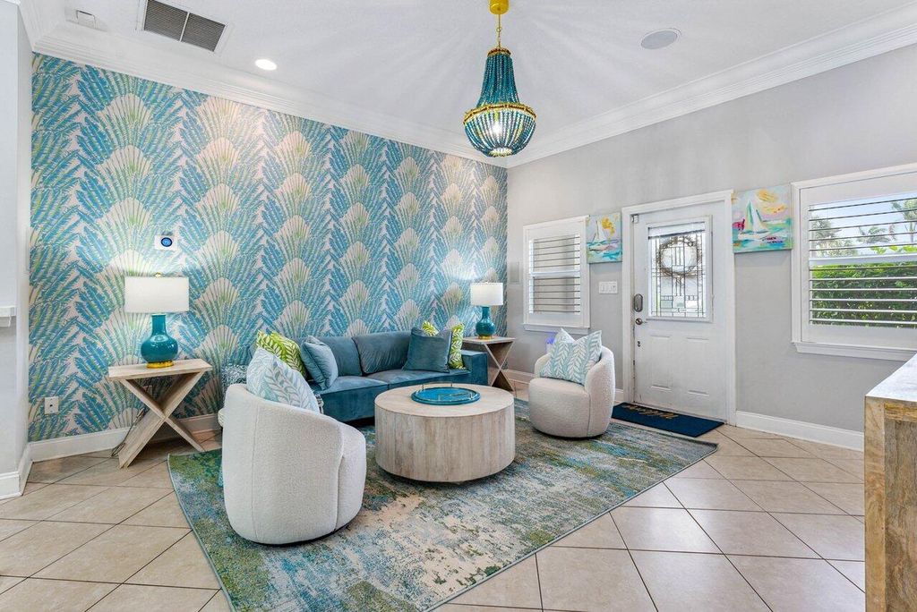 Photo of 625 NE 7th Avenue, Delray Beach, FL 33483 (MLS # R10961190)