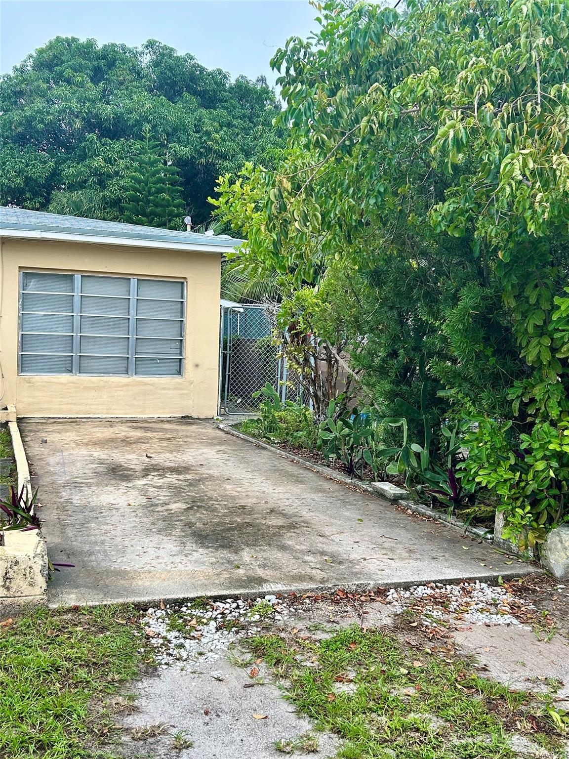 Hallandale Park 3 6-7 B - Residential Lease