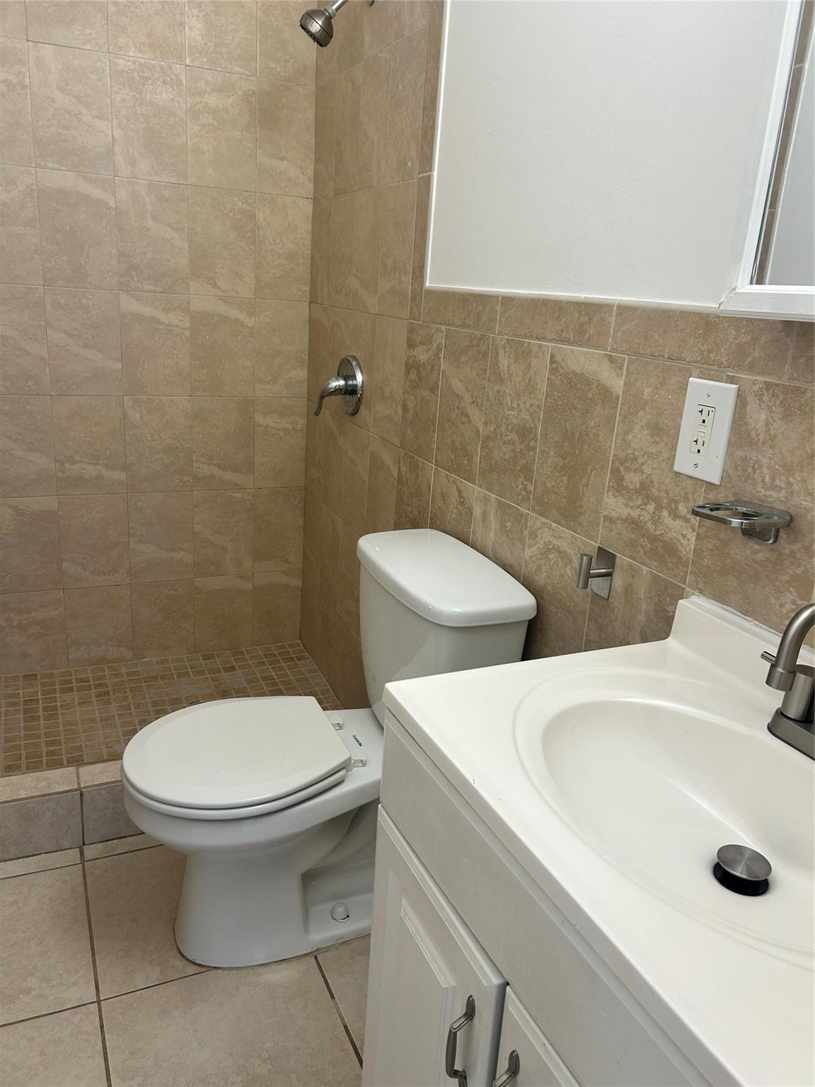 Hallandale Park 3 6-7 B - Residential Lease
