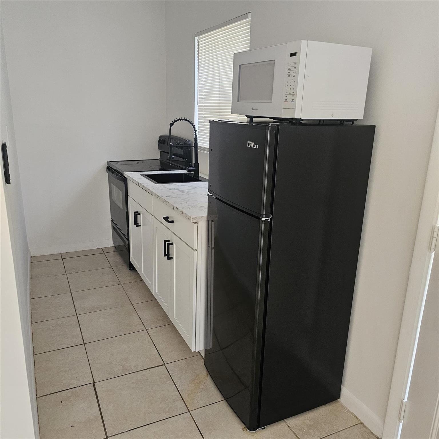 Hallandale Park 3 6-7 B - Residential Lease