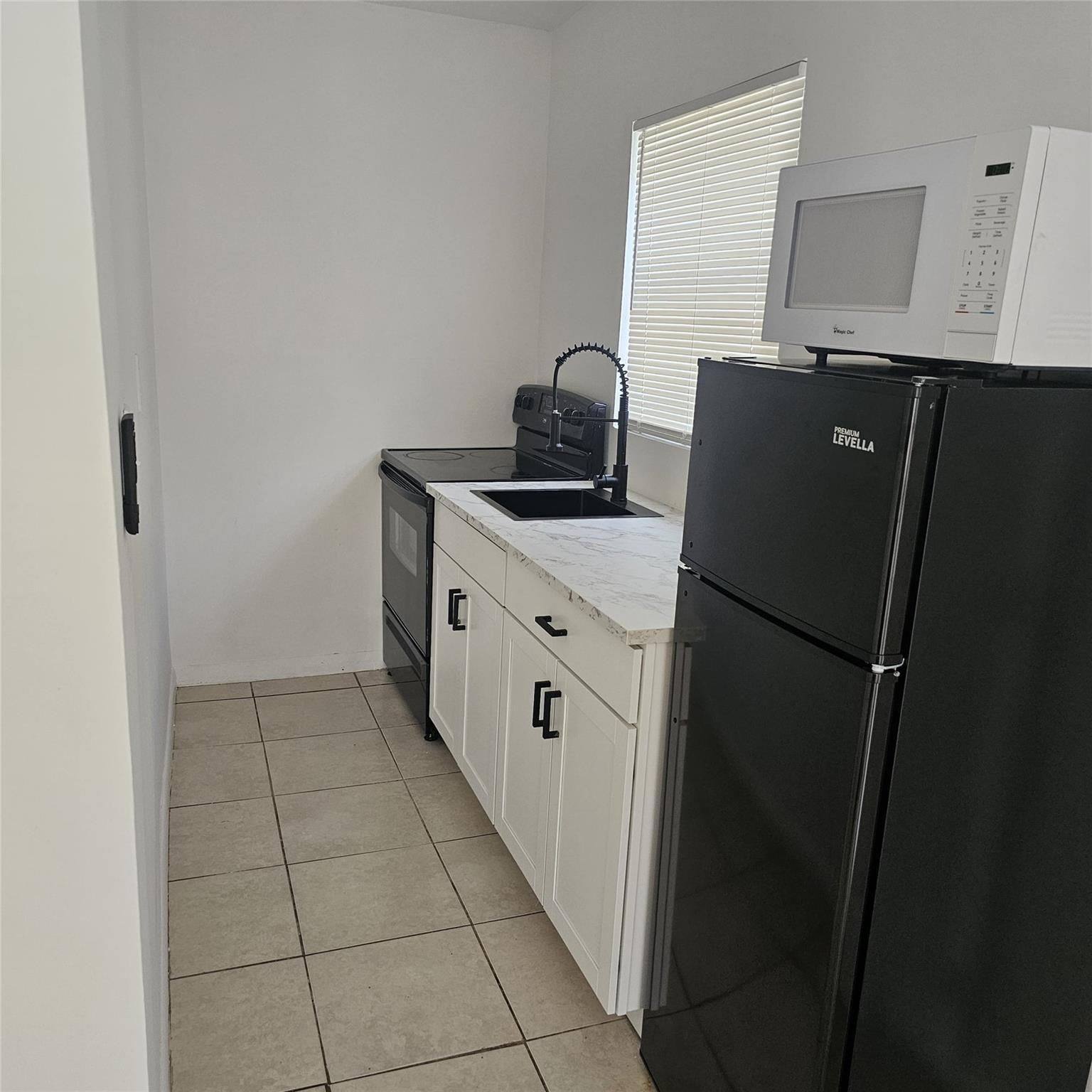 Hallandale Park 3 6-7 B - Residential Lease
