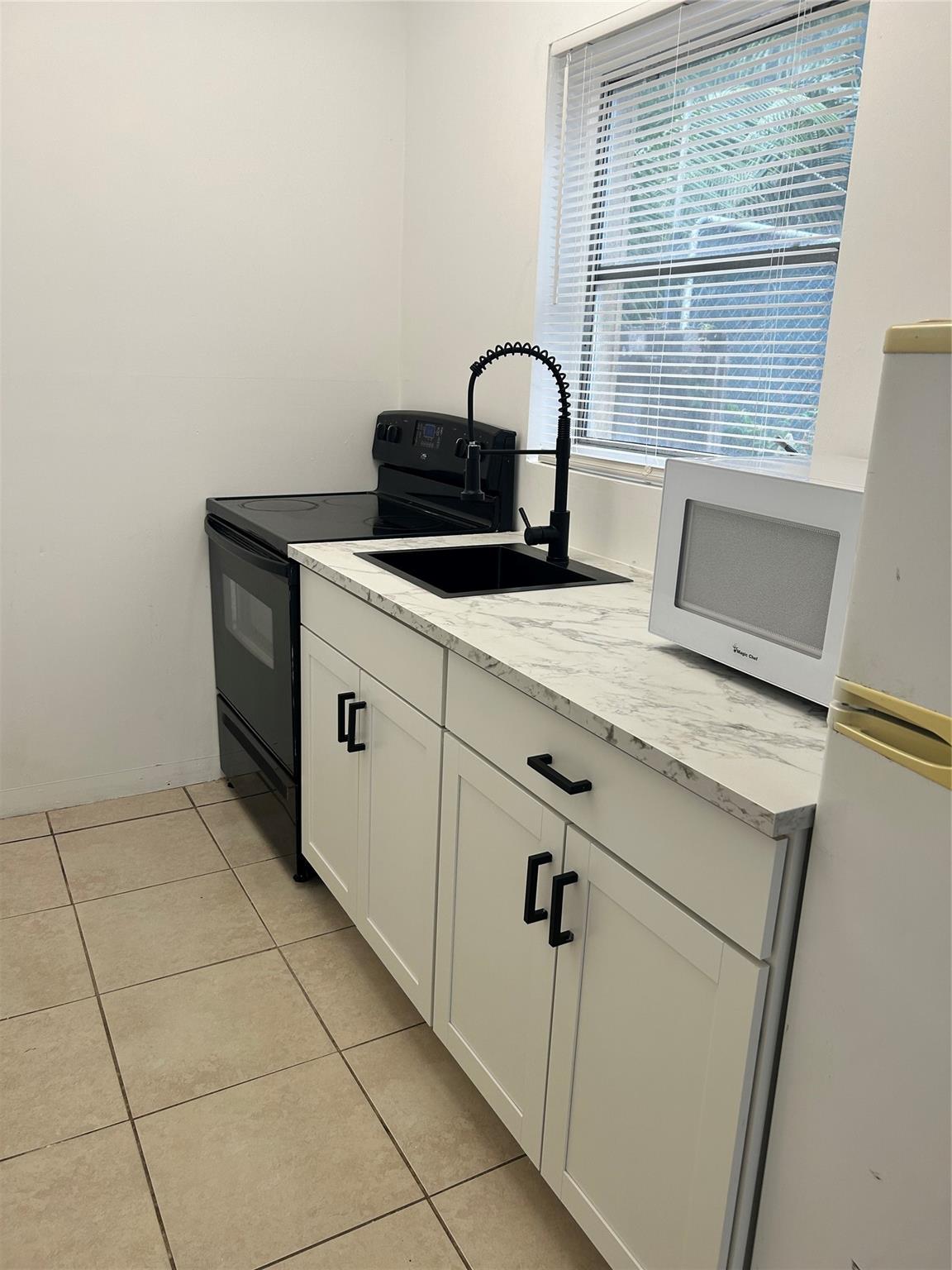 Hallandale Park 3 6-7 B - Residential Lease