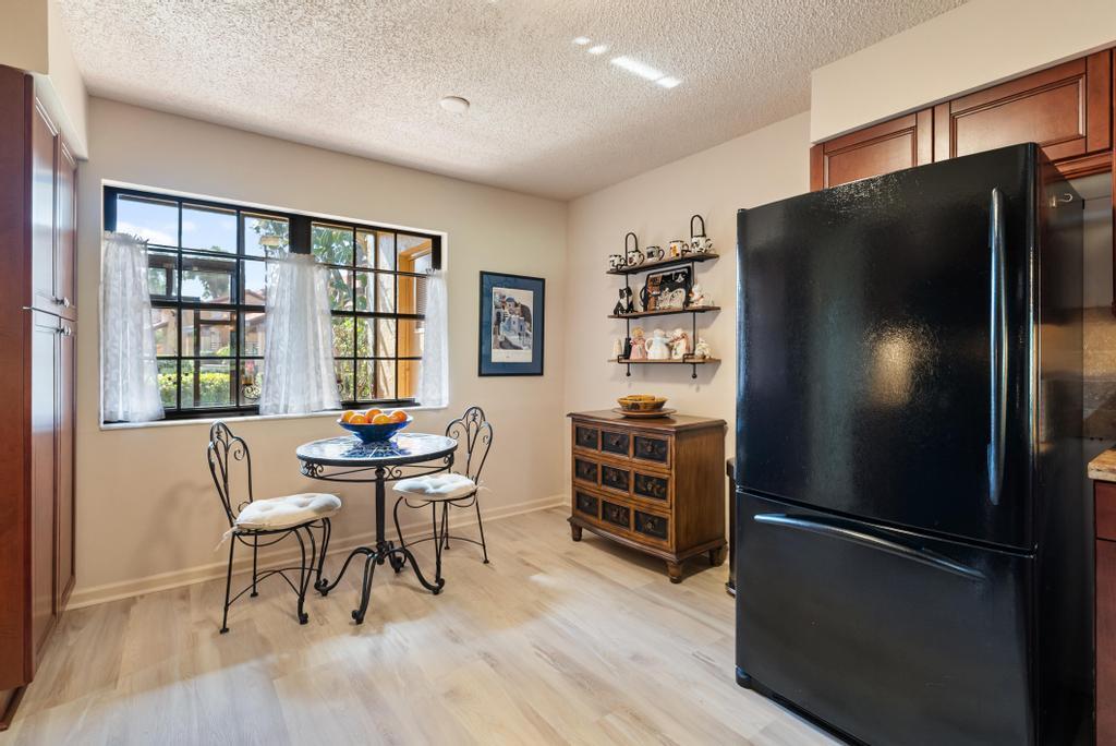 ASPEN GLEN CONDO - Residential