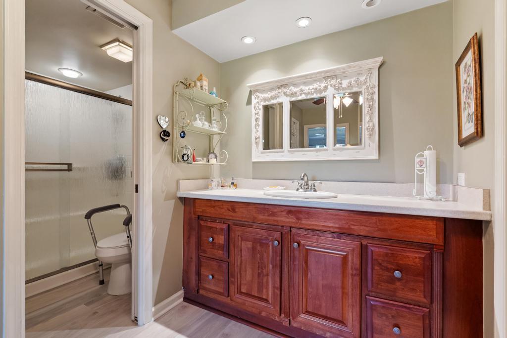 ASPEN GLEN CONDO - Residential