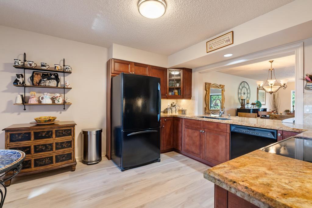 ASPEN GLEN CONDO - Residential