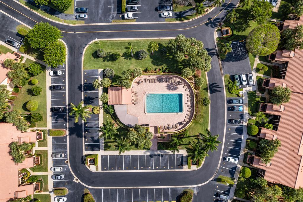 ASPEN GLEN CONDO - Residential