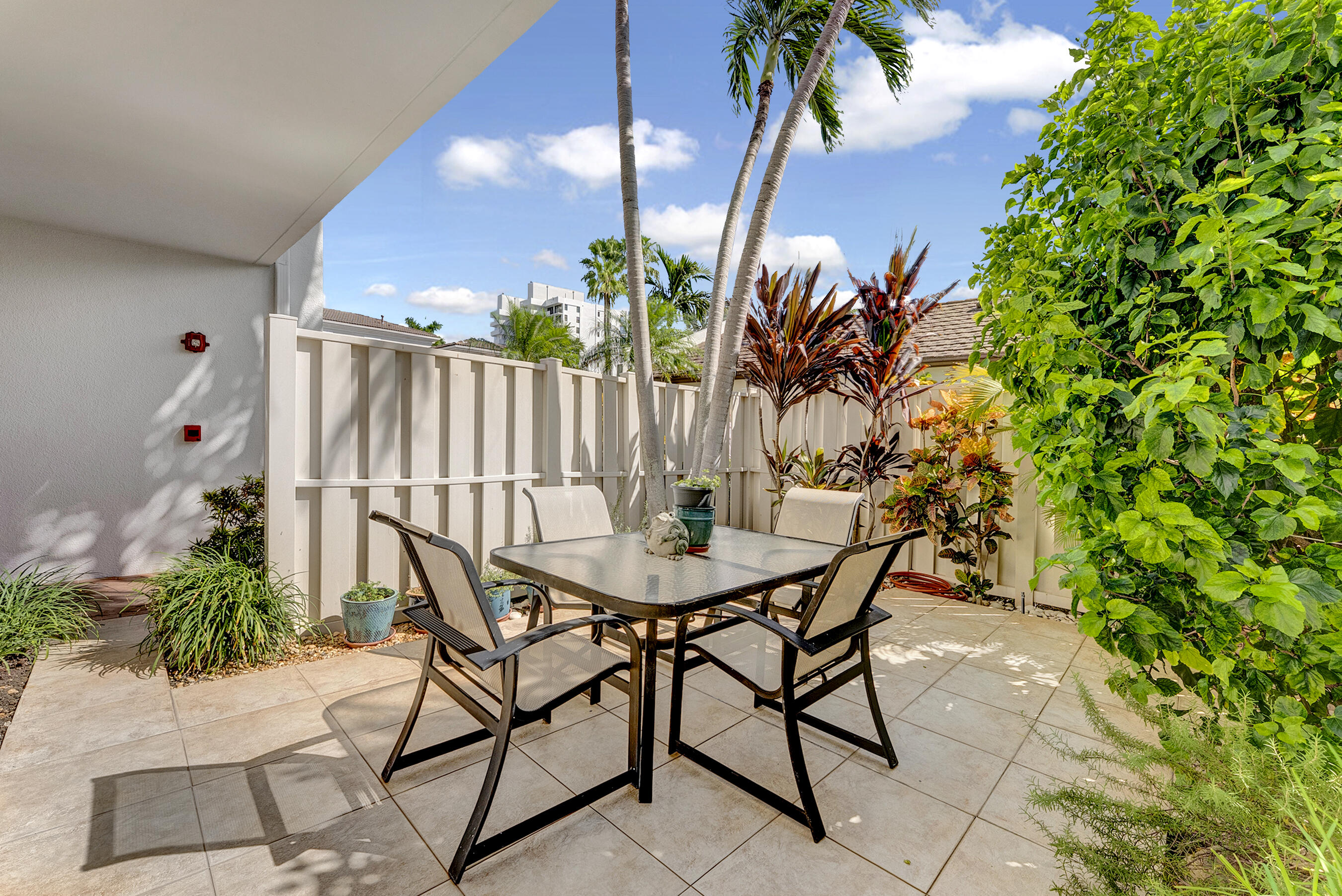 EVANTON BAYE TOWNHOMES CONDO - Residential