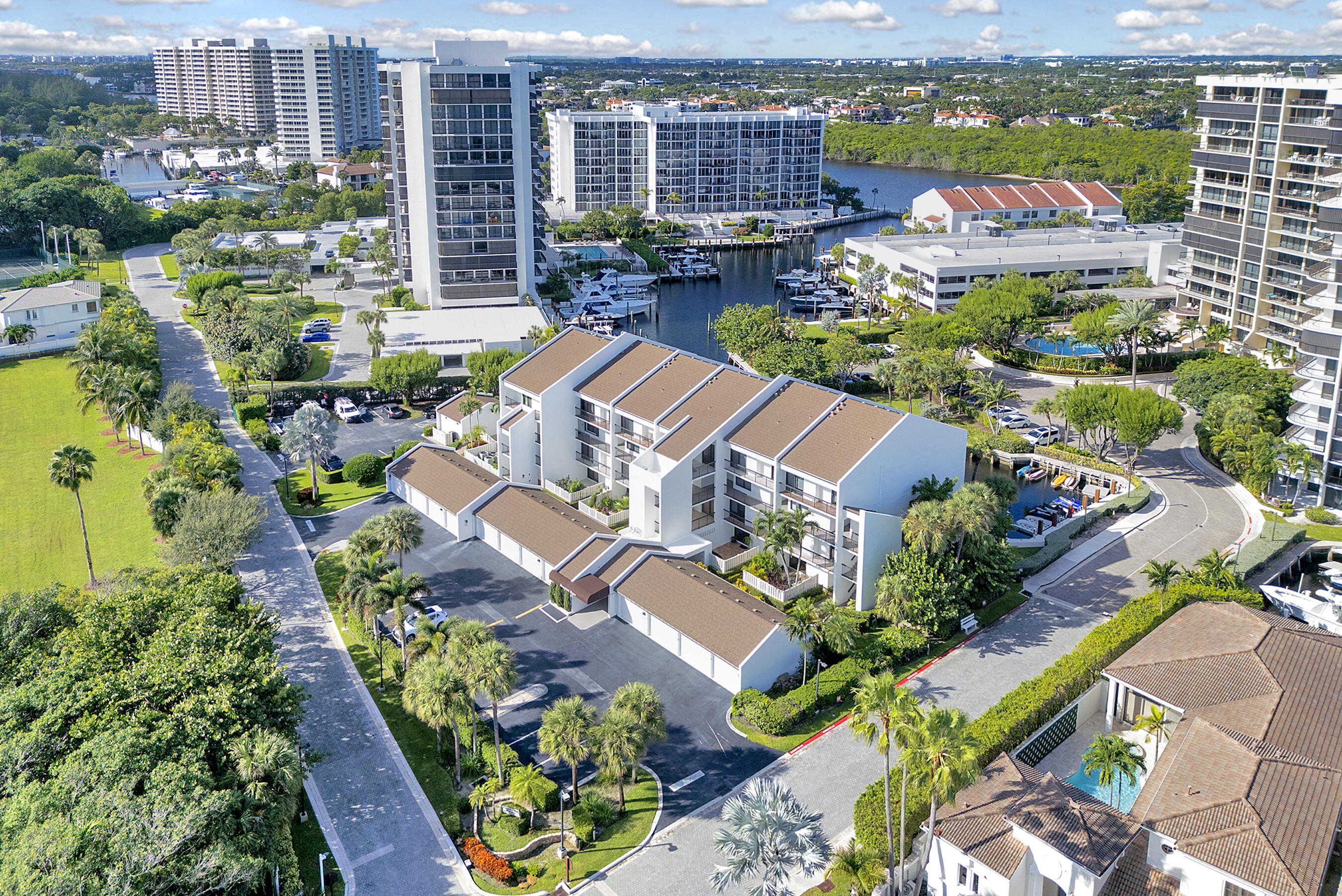 EVANTON BAYE TOWNHOMES CONDO - Residential