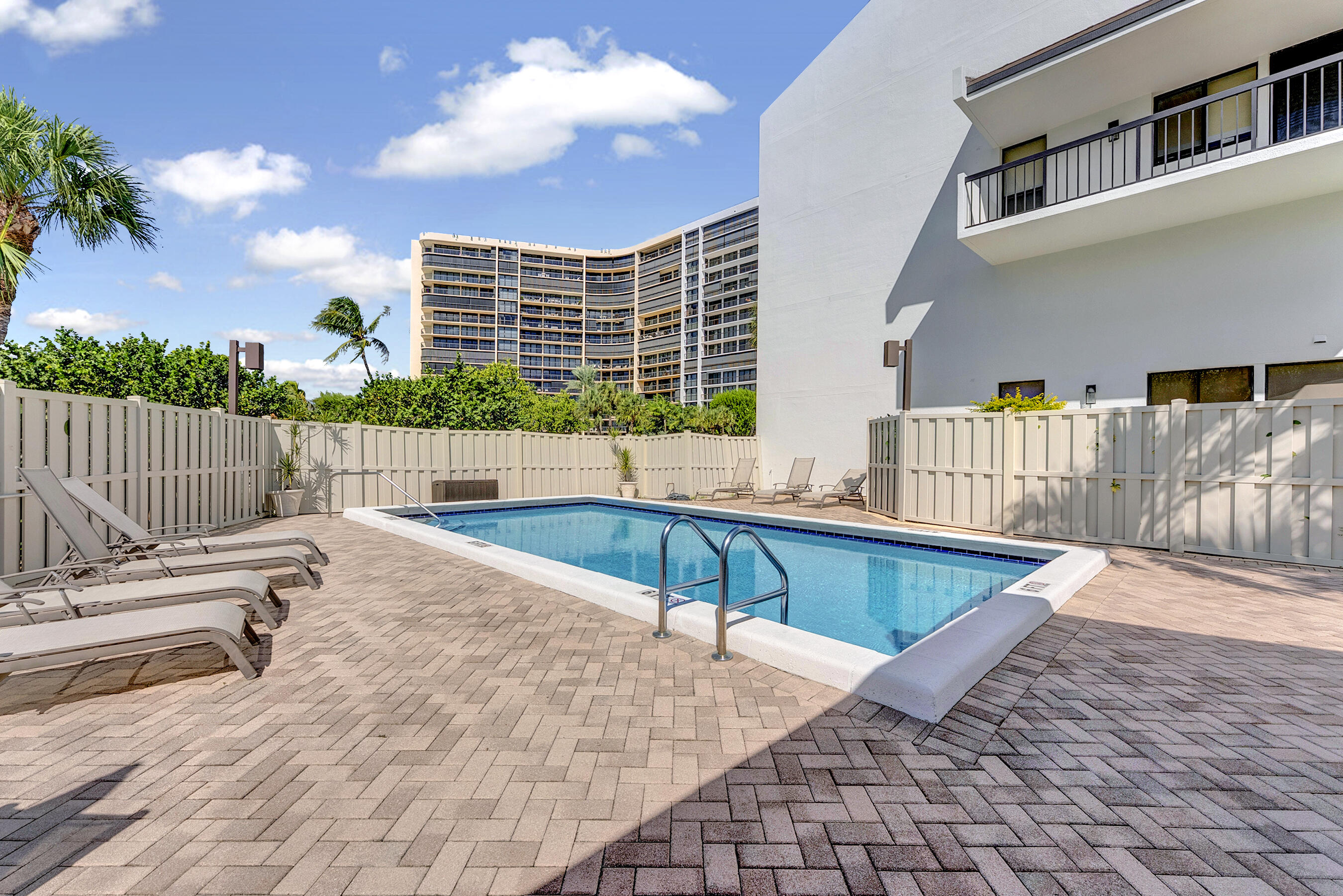 EVANTON BAYE TOWNHOMES CONDO - Residential