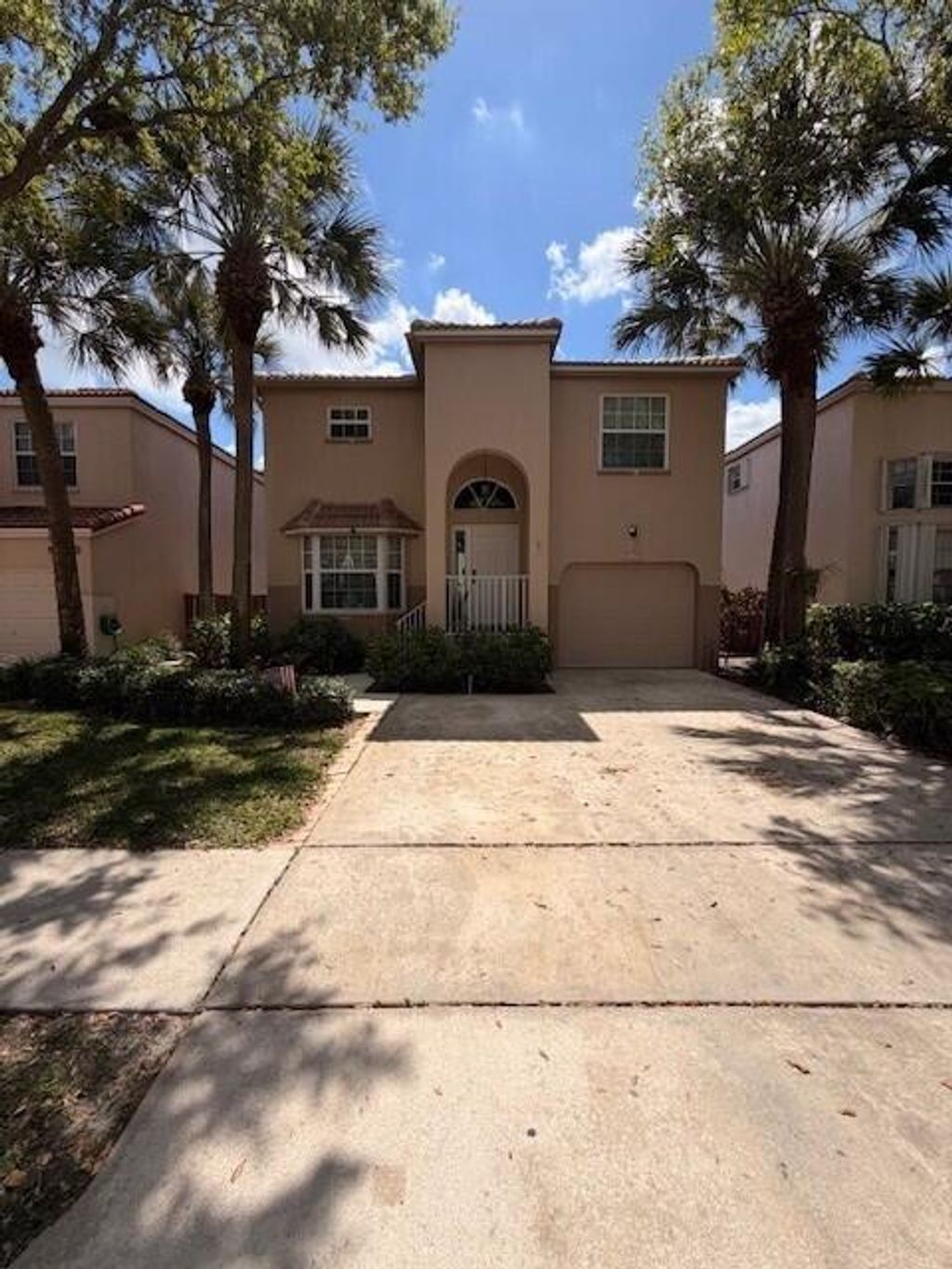Photo of 10690 NW 12th Drive, Plantation, FL 33322 (MLS # B26008103)