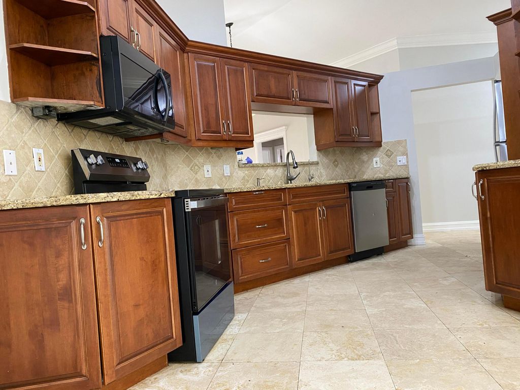 Photo of 88 Buxton Lane, Boynton Beach, FL 33426 (MLS # B26030181)