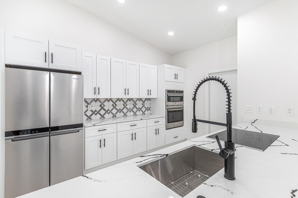 Photo of 48 Bentwater Circle, Boynton Beach, FL 33426 (MLS # R11125529)