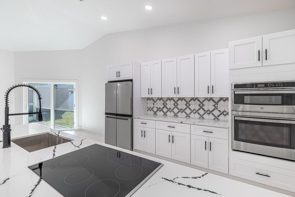 Photo of 48 Bentwater Circle, Boynton Beach, FL 33426 (MLS # R11125529)
