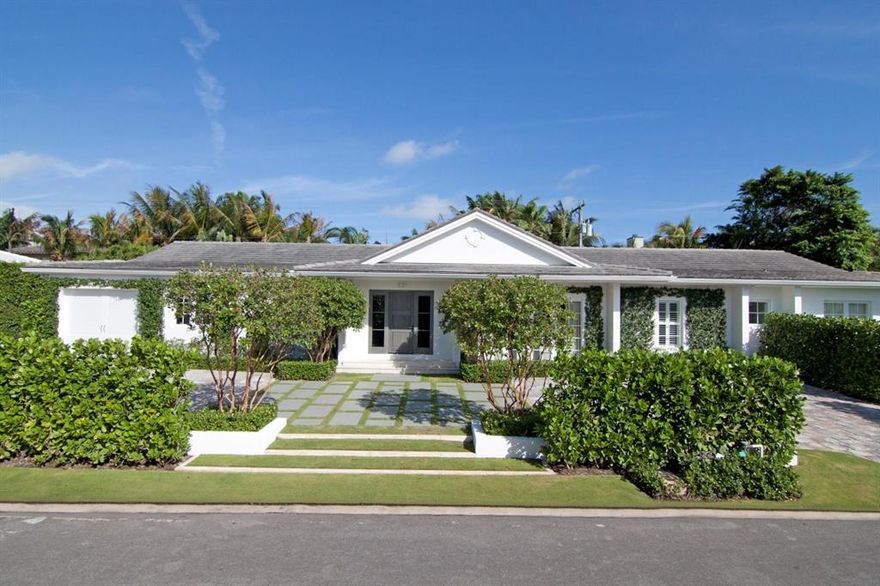 Gorgeous 4BR/4.1BA home in the Near North End. Highlights include oversized great room, soaring beamed ceilings, and eat-in kitchen with charming breakfast nook. Fantastic outdoor spaces include beautifully manicured grounds, patios, covered loggia, and pool. Convenience to town, beach, and the Lake Trail.