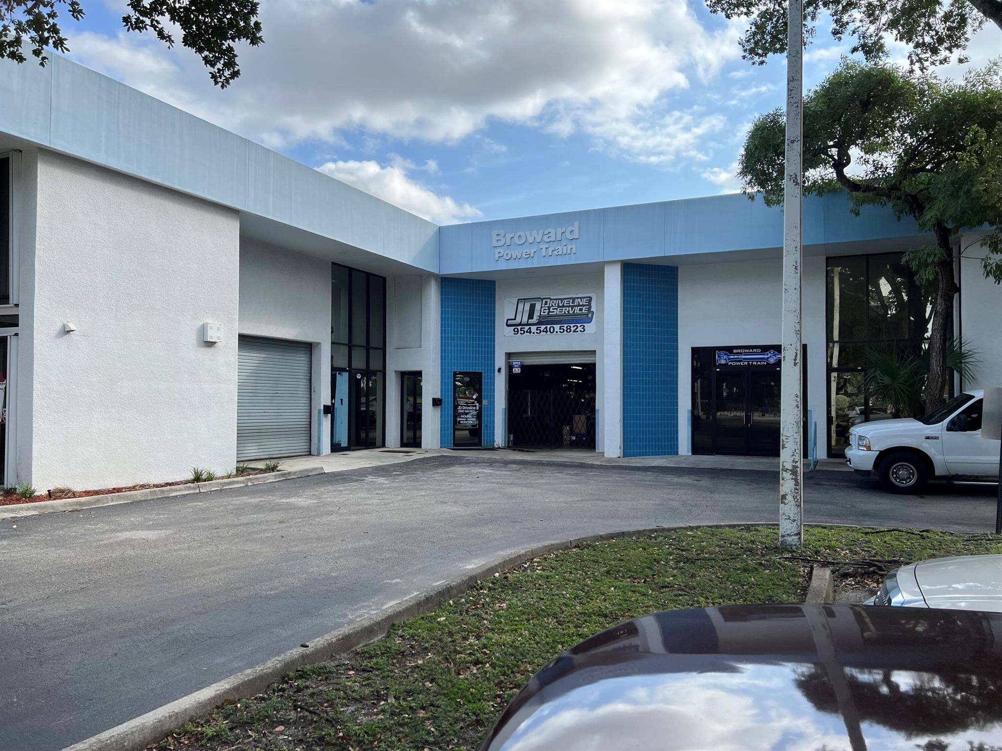 AUTO USE ALLOWED in Fort Lauderdale!Combined 4,860 SF warehouse condominium units in a prime location near DRV PNK Stadium and Fort Lauderdale Executive Airport. The property offers quick access to I-95 and Florida's Turnpike, making it perfect for businesses needing central connectivity. Features include 20-foot ceilings, 10% office space, 5 roll-up 10x10 doors, 2 bathrooms, and ample parking in both the front and rear. An additional 1,860 SF contiguous unit 10 is also available for a total of 6,720 SF of contiguous warehouse space. It is ideal for warehousing, light manufacturing, or service businesses. Don't miss this opportunity! Ideal for warehousing, light manufacturing, or service businesses. Don't miss this opportunity!
