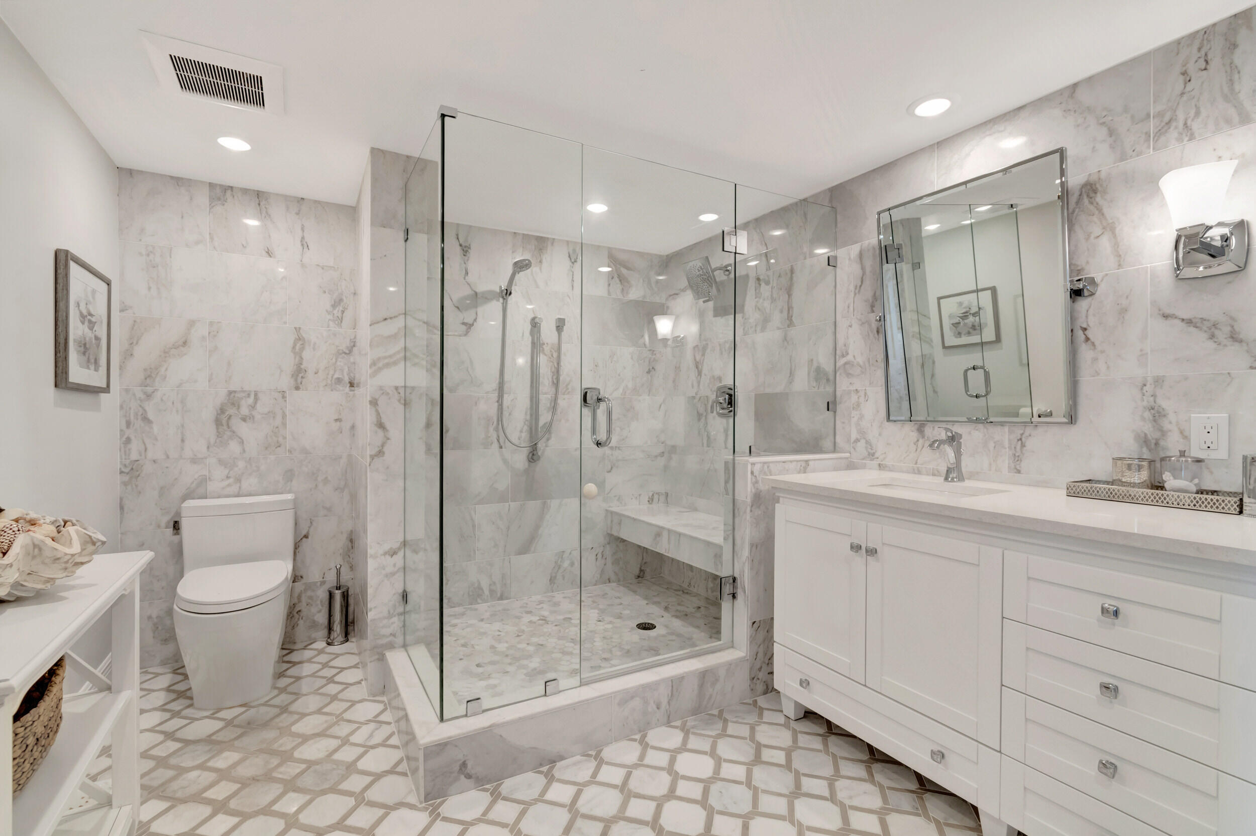 MAYFAIR HOUSE CONDO - Residential