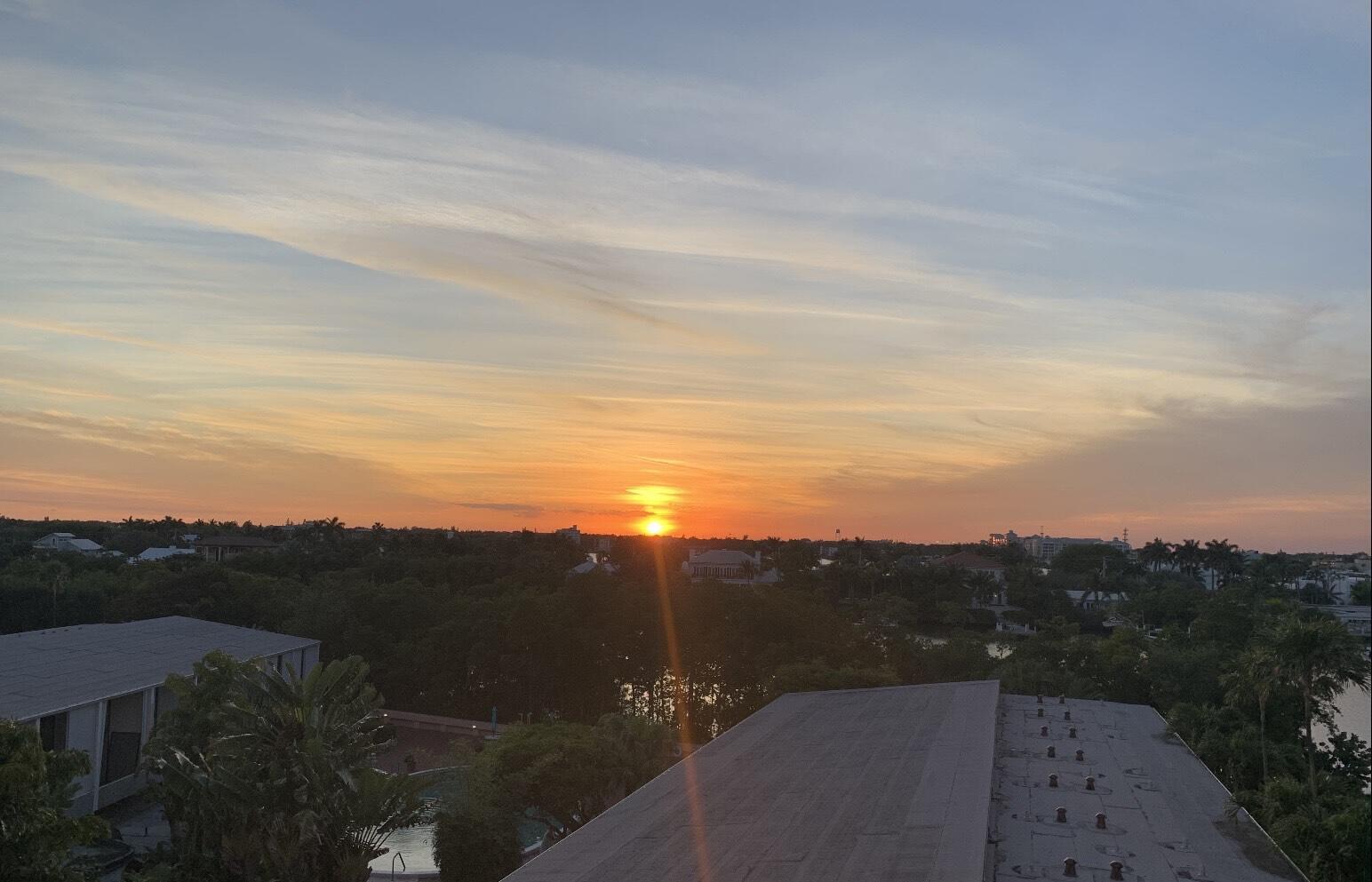 MAYFAIR HOUSE CONDO - Residential