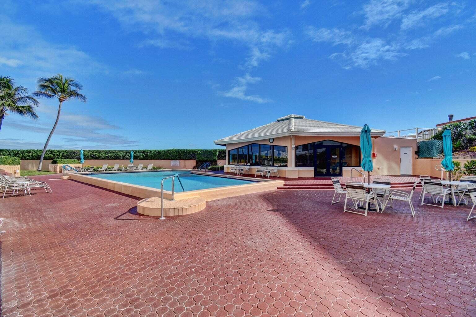 MAYFAIR HOUSE CONDO - Residential