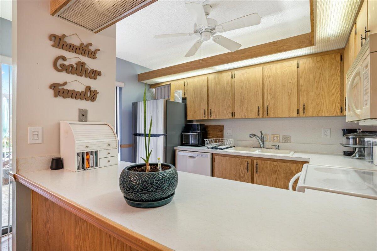 TROPIC VILLAS - Residential