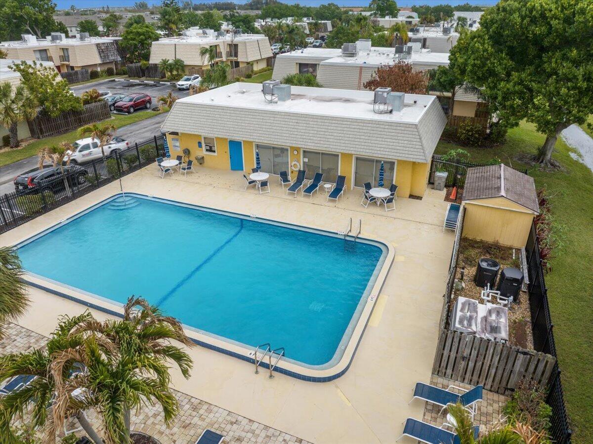 TROPIC VILLAS - Residential