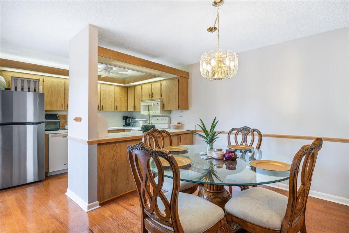 1170 6th Avenue 11, Vero Beach, FL, 32960/$179,000 4 1170 6th Avenue 11