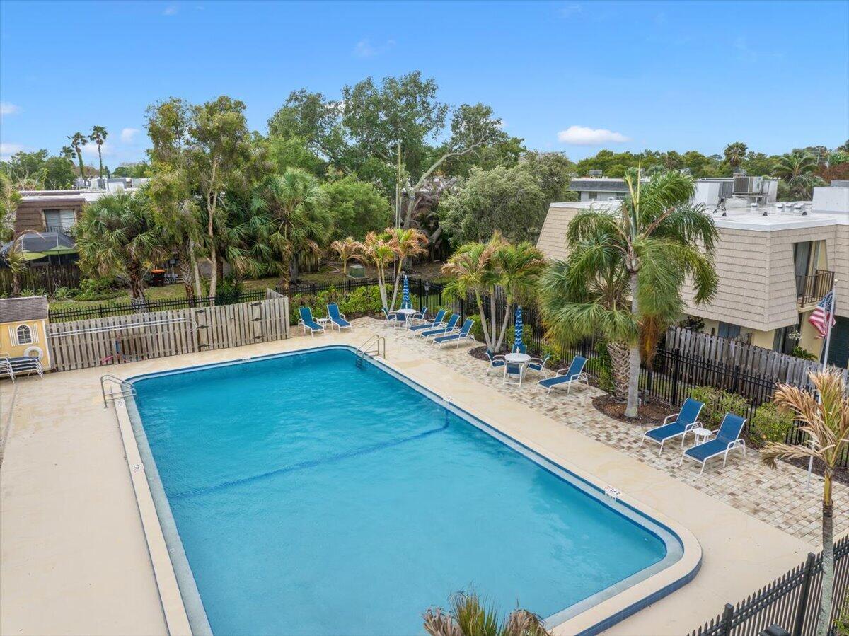 TROPIC VILLAS - Residential