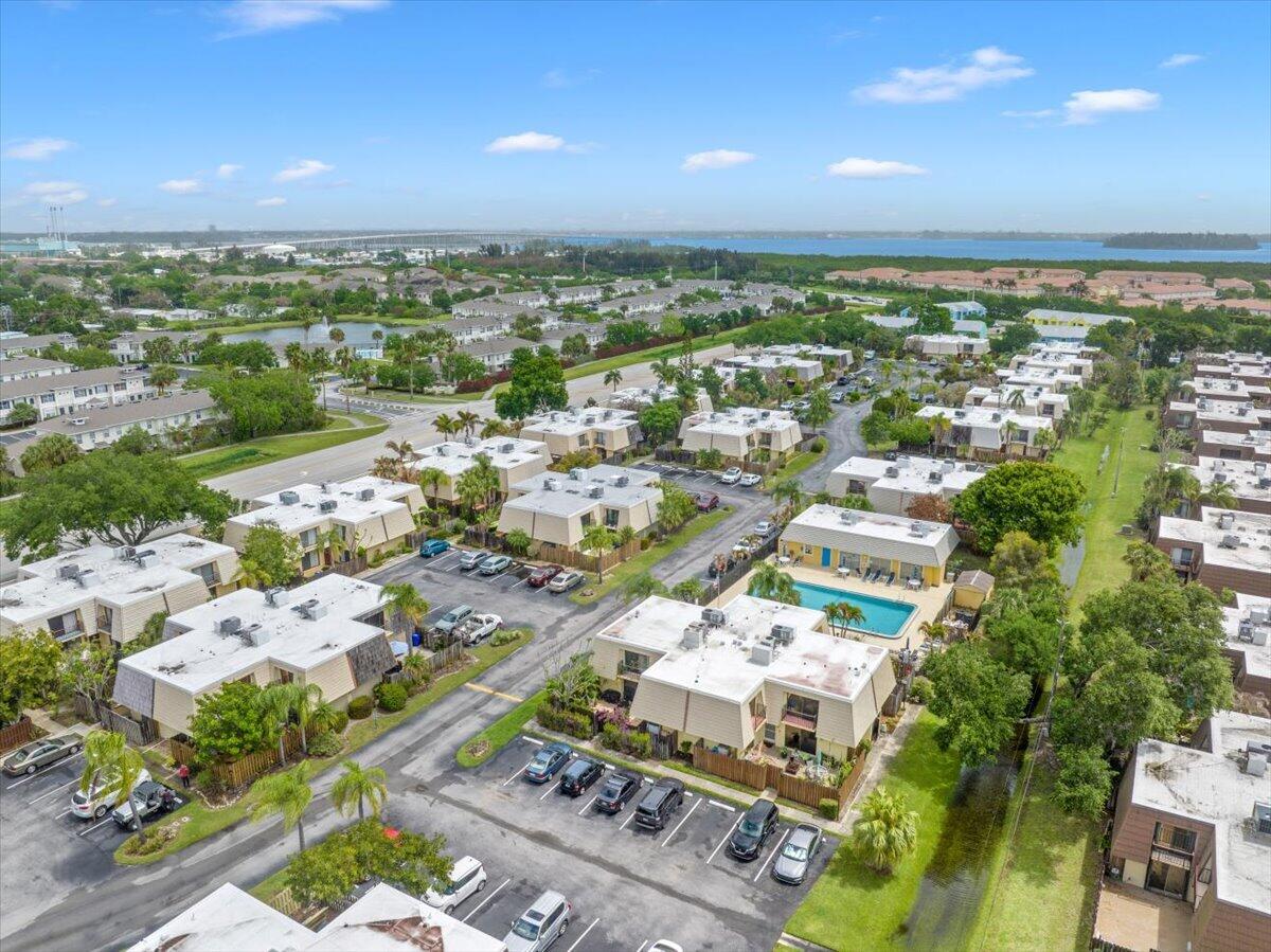 TROPIC VILLAS - Residential