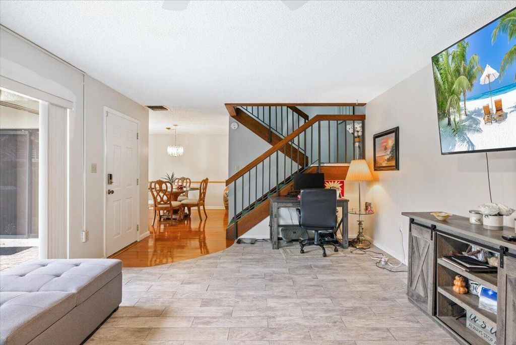 Photo of 1170 6th Avenue #11, Vero Beach, FL 32960 (MLS # B26014331)