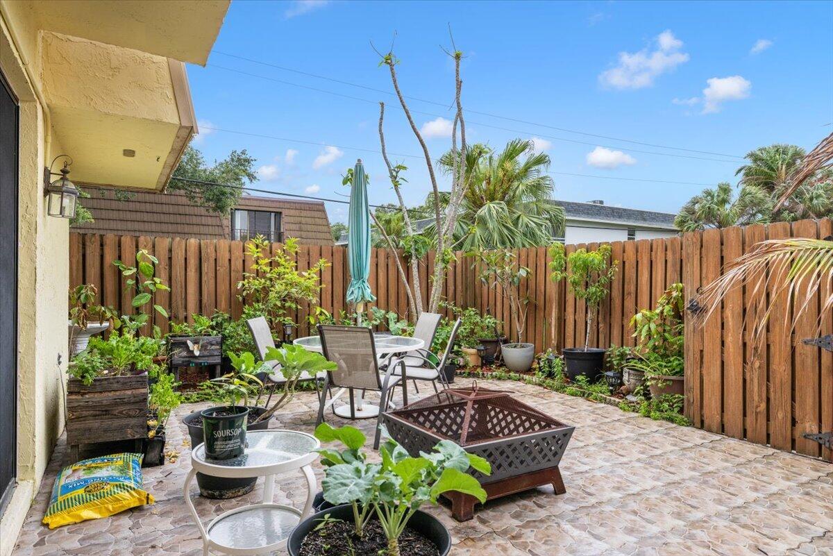 TROPIC VILLAS - Residential