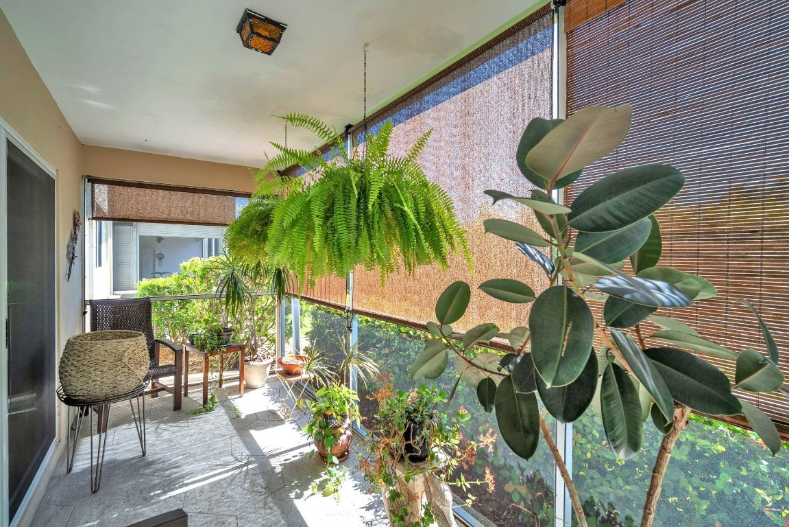 2131 NE 42nd Court 104e