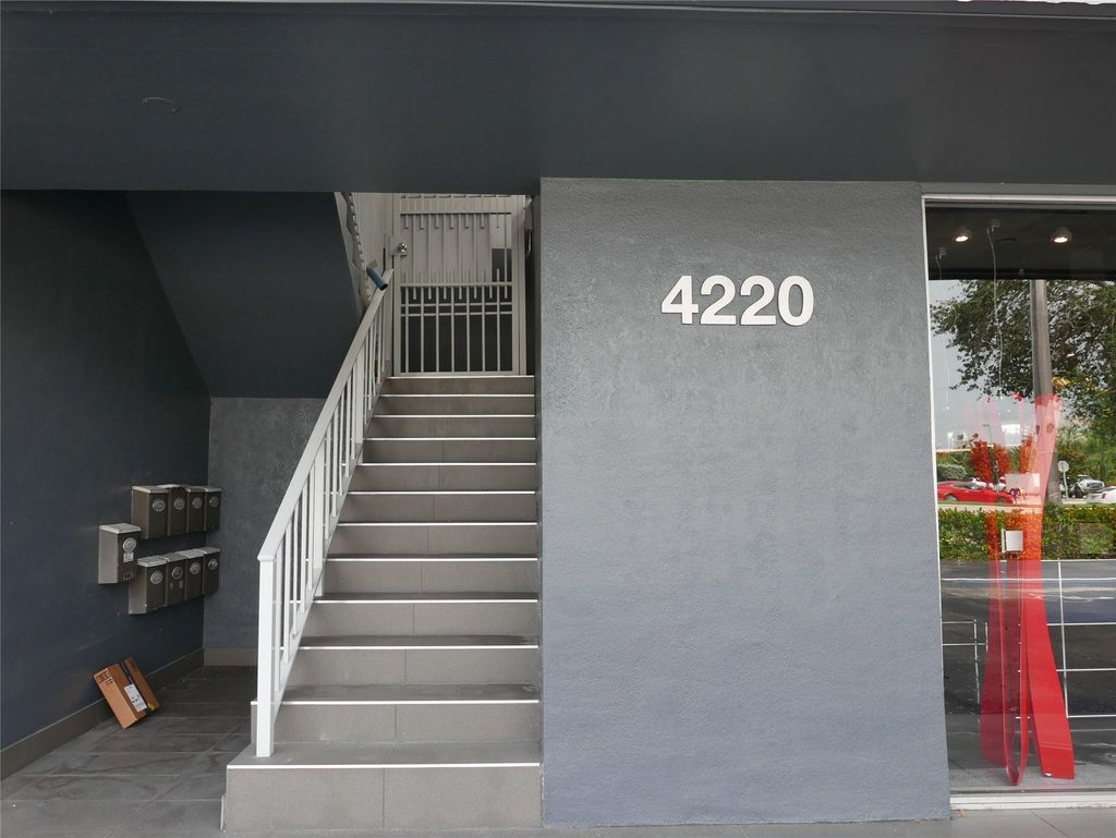 Photo of 4220 N Federal Highway #1, Fort Lauderdale, FL 33308 (MLS # F10478529)