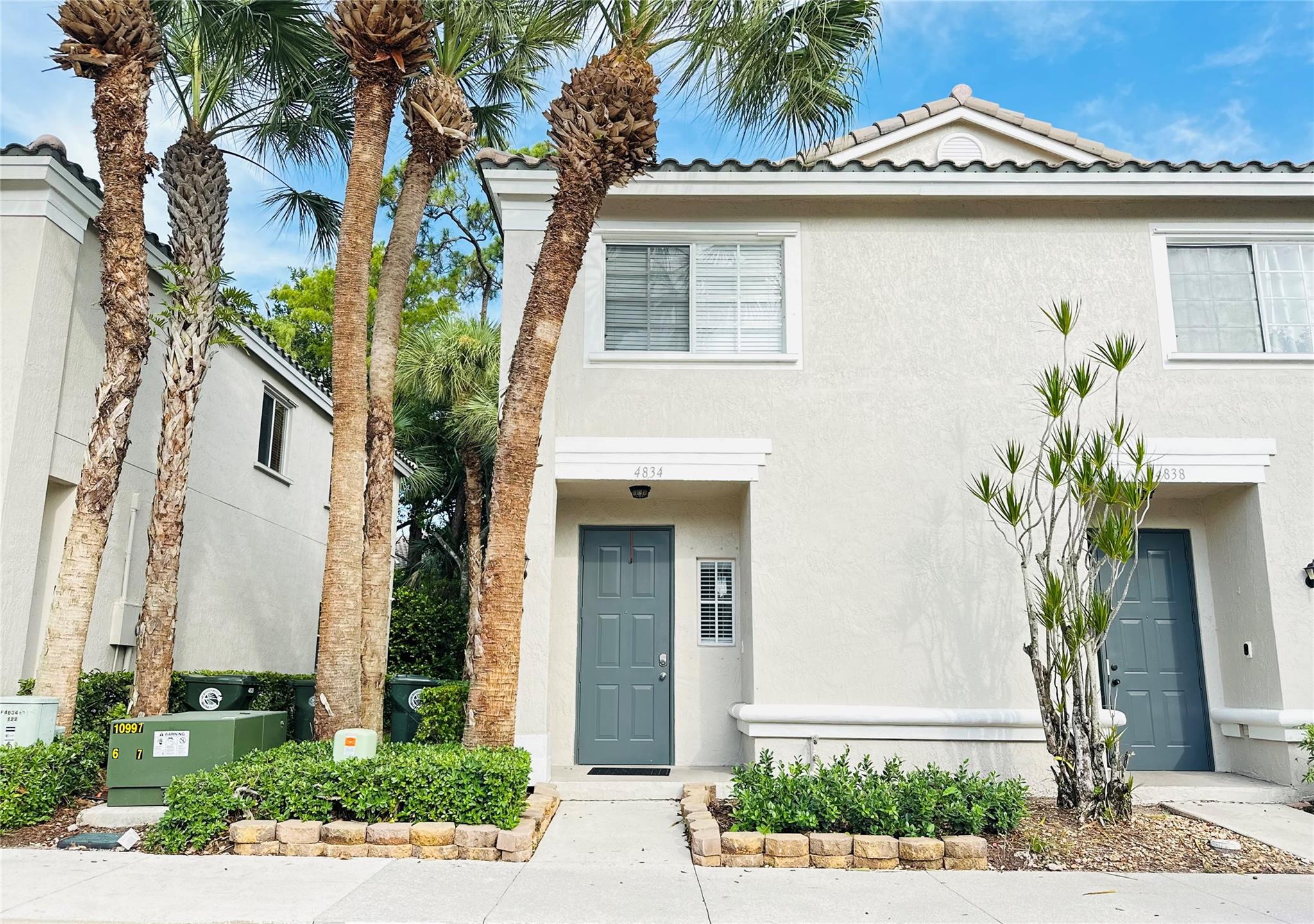 Ready to move in!!! Beautiful townhouse in the heart of Coconut Creek. All update kitchen, bedrooms and bathrooms with washer and dryer. Closed to Sawgrass express, shopping center, Tradewinds elementary school, Lyons middle school and Monarch high school. HOA REQUIRES A MINIMUM SCORE CREDIT OF 650 FOR APPROVAL.
