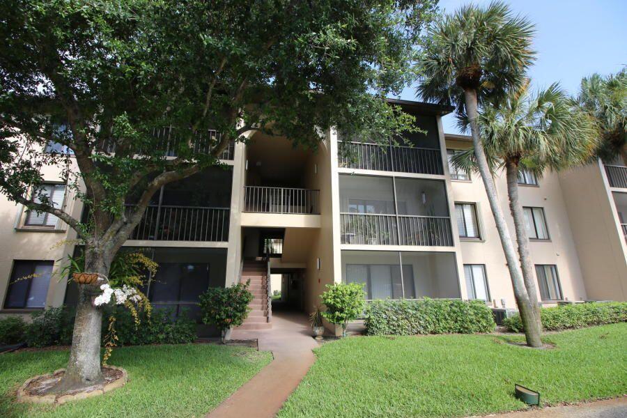 Renovated 2nd floor 1/1 condo is located in the all age community of the Charter Club. New floors, new kitchen cabinets, new granite countertops, new stainless steel appliances, new bathrooms, new a/c unit, new water heater and freshly painted. Washer & dryer is in the unit. Large family room leading to a covered screened patio * Tenant have their own parking spot * Great community with a heated pool, spa & picnic areas. Conveniently located close to The Wellington Green Mall, fine shops & restaurants and Okeechobee Park * Only 20 minutes to the Palm Beach International Airport * Don't miss this one!! AVAILABLE SEPTEMBER 1st NO PETS!