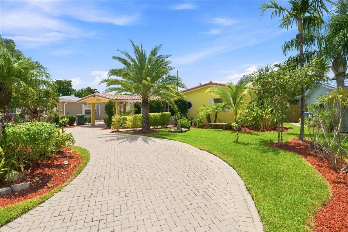 1736 NW 39th Street