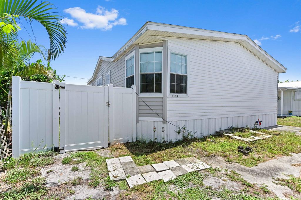 Photo of 8169 SE Eagle Avenue, Hobe Sound, FL 33455 (MLS # R11108247)