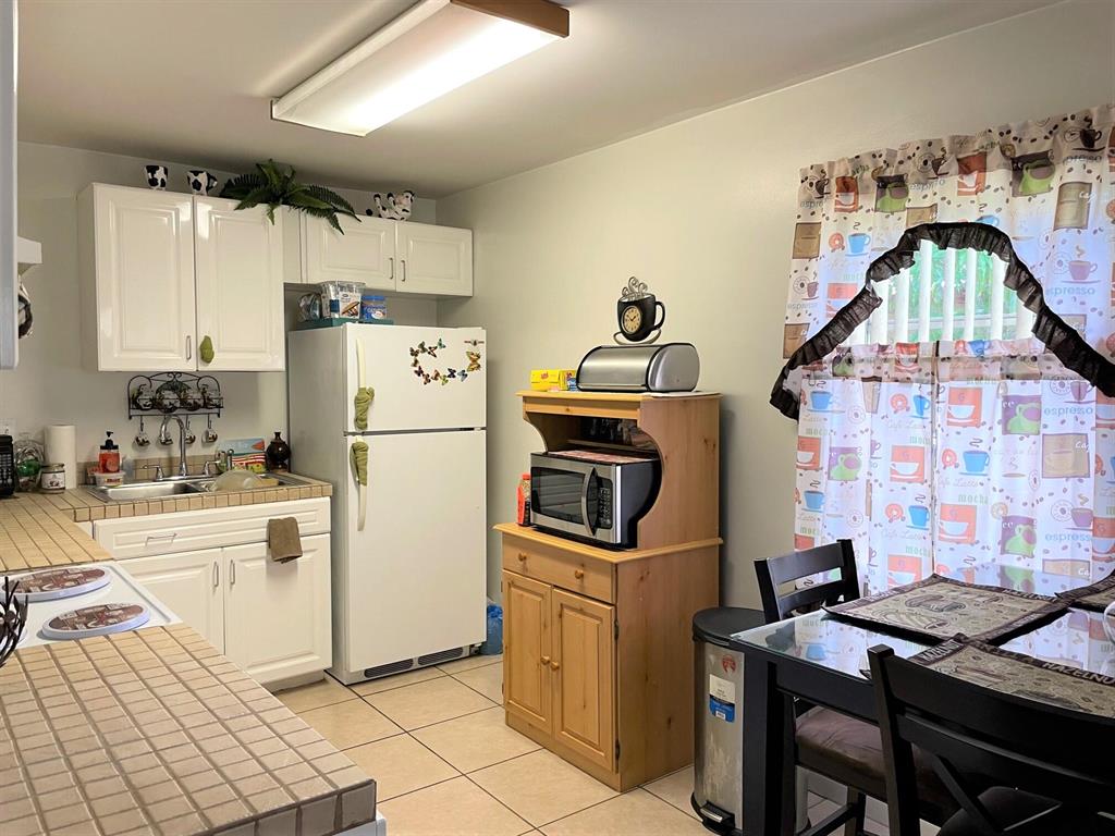 TROPICAL HEIGHTS - Residential