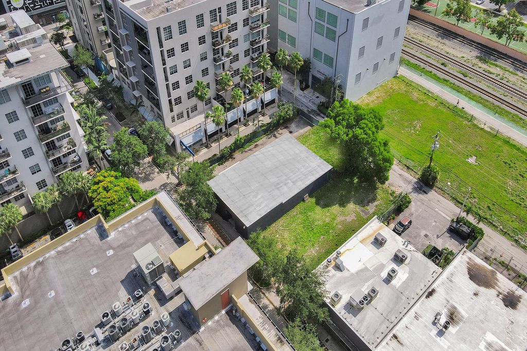 Photo of 429 NW 1st Avenue, Fort Lauderdale, FL 33301 (MLS # B26038881)