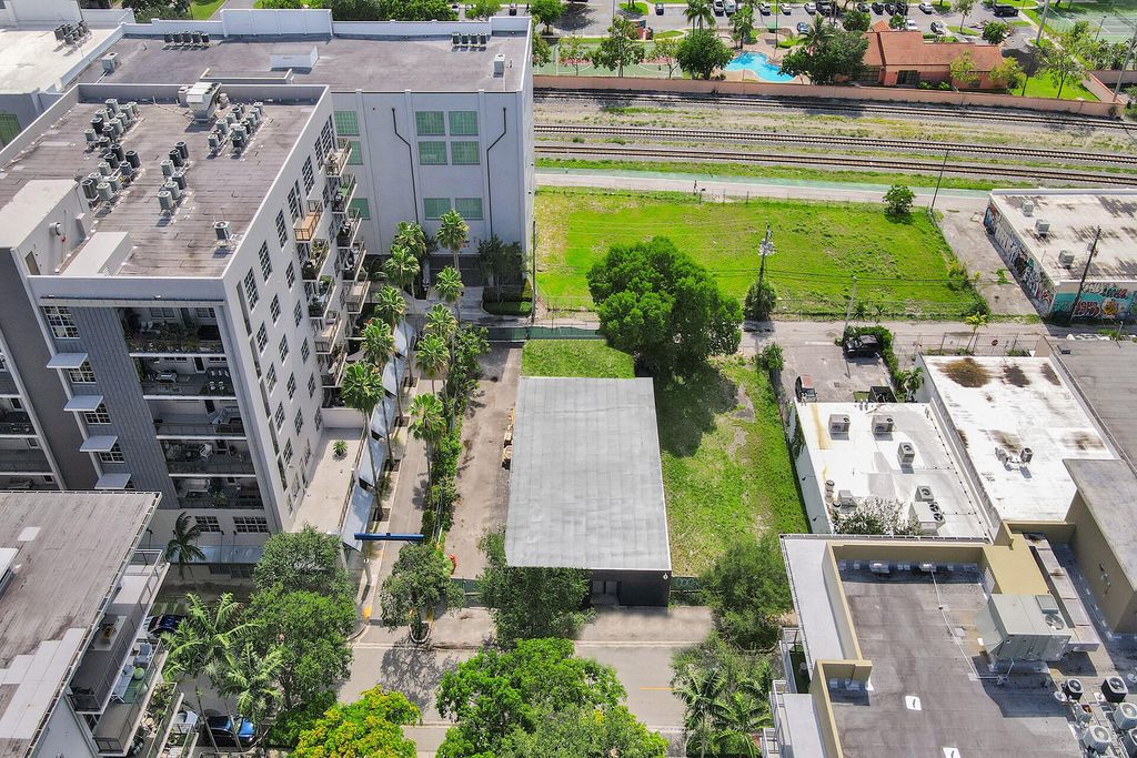 Photo of 429 NW 1st Avenue, Fort Lauderdale, FL 33301 (MLS # B26038881)