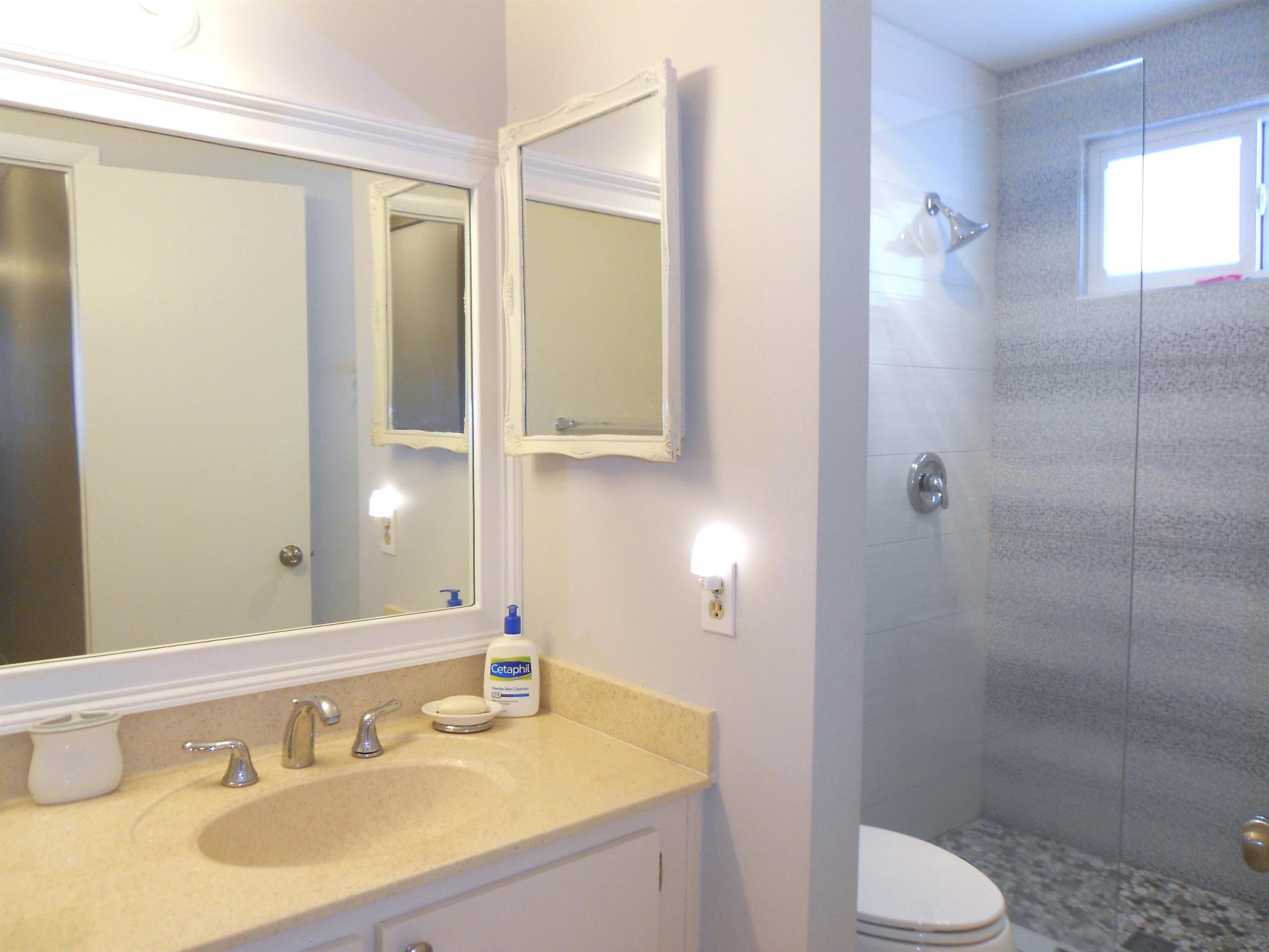 PALM GREENS AT VILLA DEL RAY CONDO II - Residential Lease