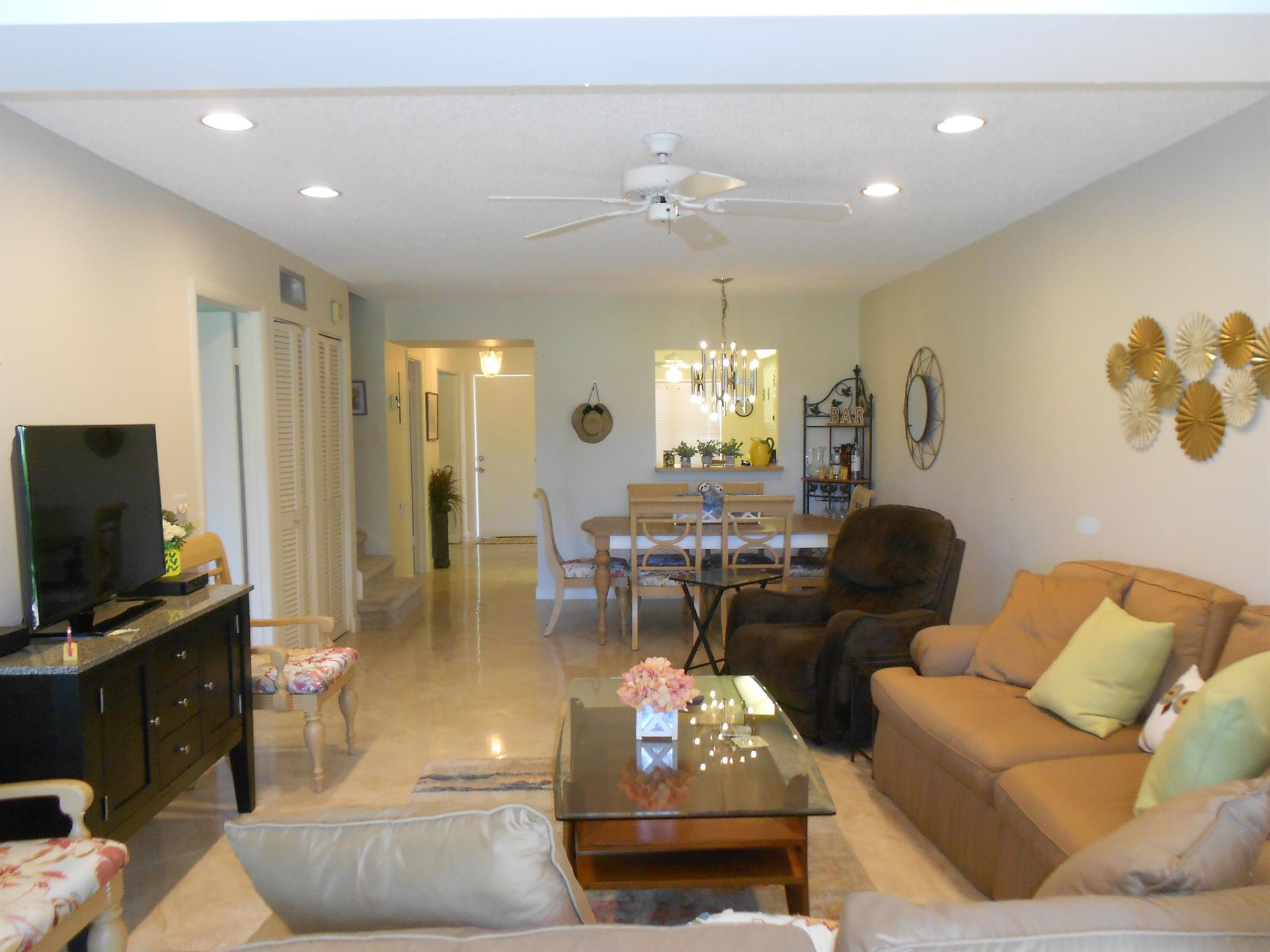 PALM GREENS AT VILLA DEL RAY CONDO II - Residential Lease