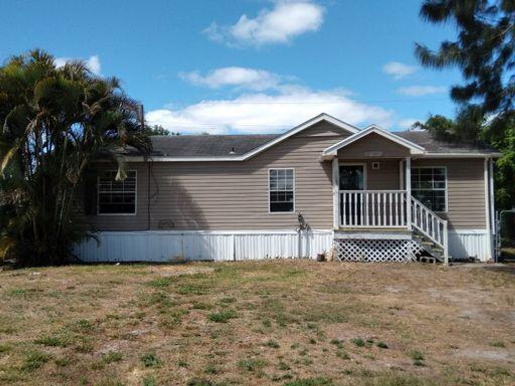 Photo of 2741 SE Janet Street, Stuart, FL 34997 (MLS # R10890805)