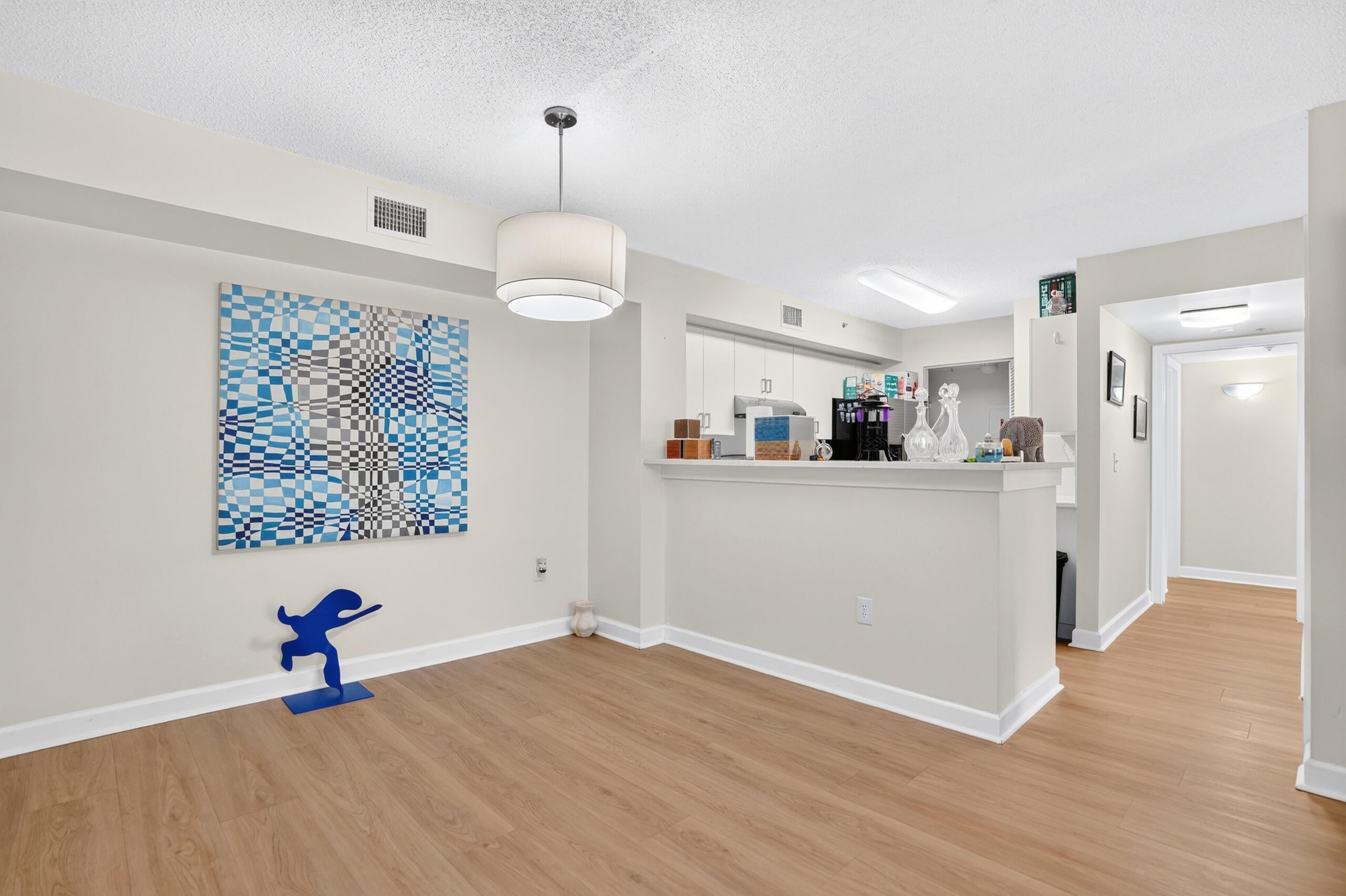 4824 N STATE ROAD 7 9203