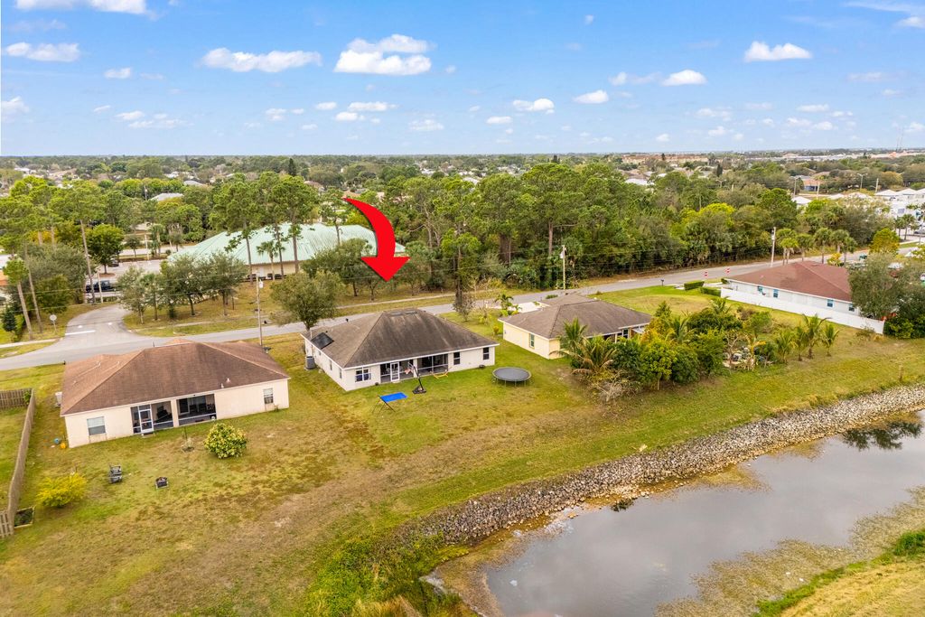 Photo of 1401 SW Bougainvillea Avenue, Port Saint Lucie, FL 34953 (MLS # R11160149)